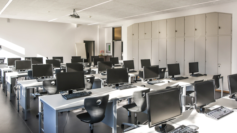 Informatikzimmer der Kaufmänischen Berufsfachschule